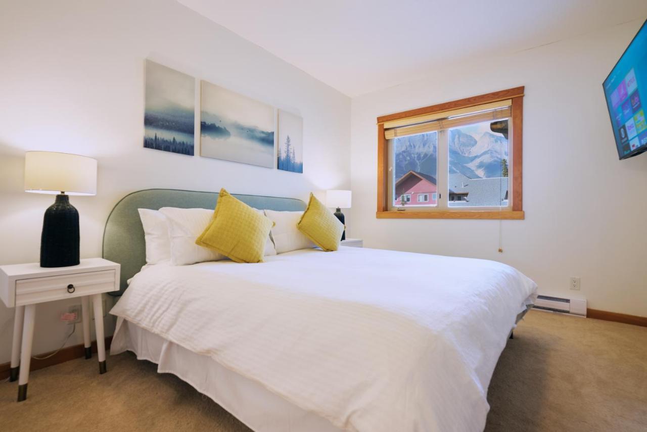 Mtn View Escape With King Size Bed With Outdoor Pool - Banff Pass Included! Apartment Canmore Exterior foto