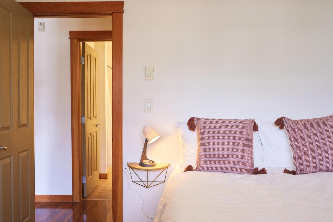 Mtn View Escape With King Size Bed With Outdoor Pool - Banff Pass Included! Apartment Canmore Exterior foto