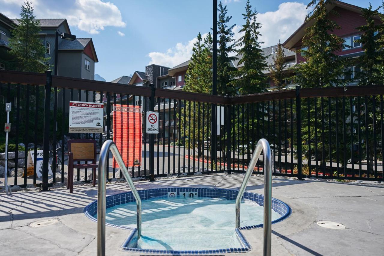 Mtn View Escape With King Size Bed With Outdoor Pool - Banff Pass Included! Apartment Canmore Exterior foto