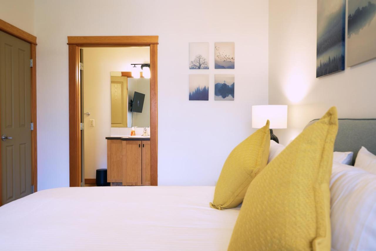 Mtn View Escape With King Size Bed With Outdoor Pool - Banff Pass Included! Apartment Canmore Exterior foto